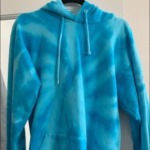 TURQUOISE TIE DYE HOODIE 😍